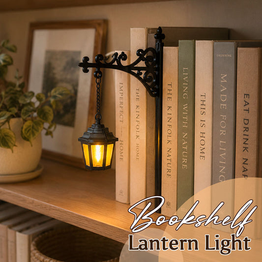 Vintage Bookshelf Lantern Light – Cosy Library Style Mini LED Table Lamp