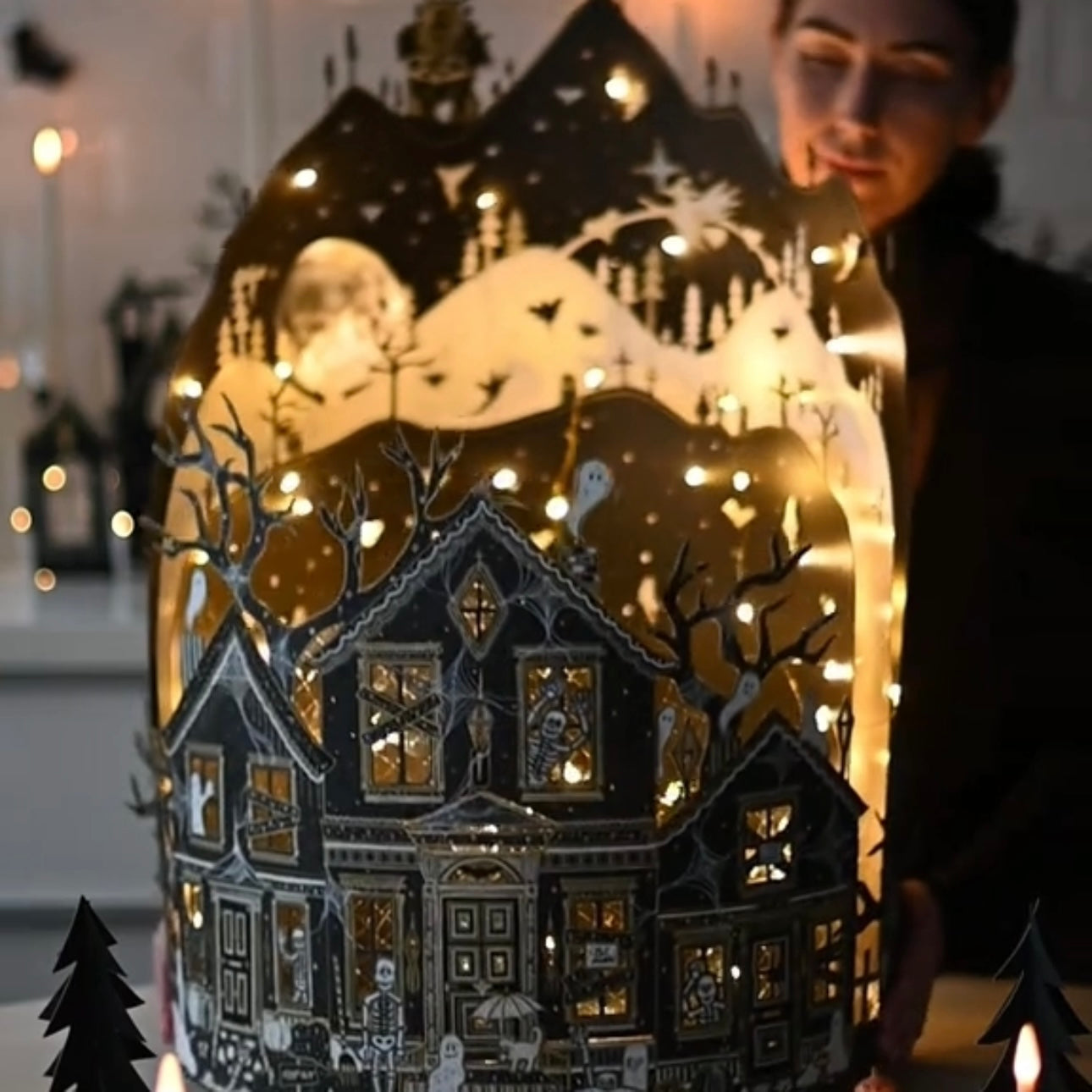 🏚️ Magische Halloween-Spukhausbeleuchtung | Erhellen Sie Ihre gruselige Nacht 🎃👻