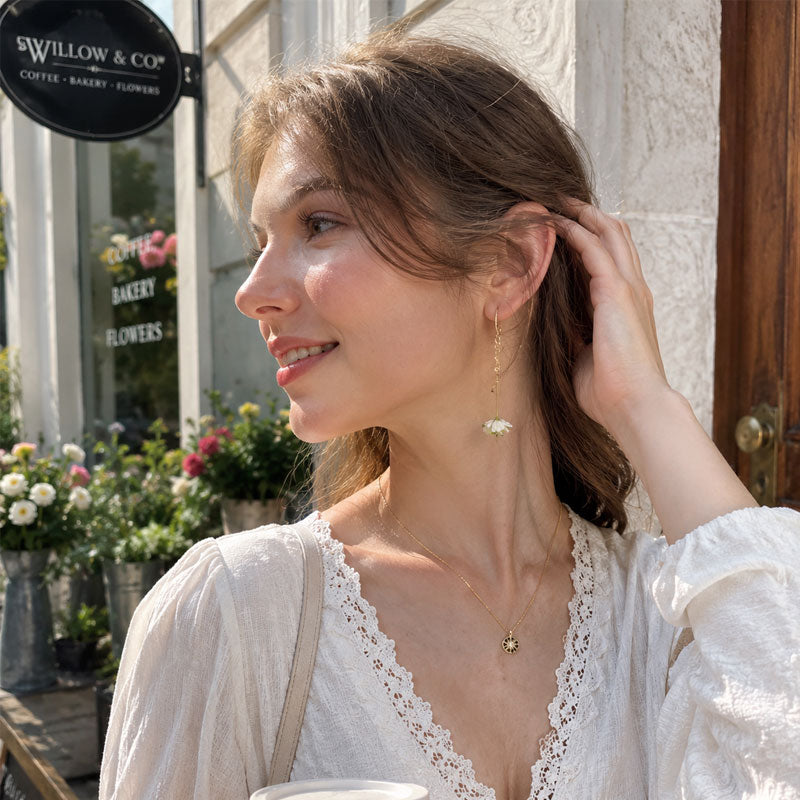 Spiral Ikebana Floral Earrings – Stunning Minimal Botanical Jewellery 🌸