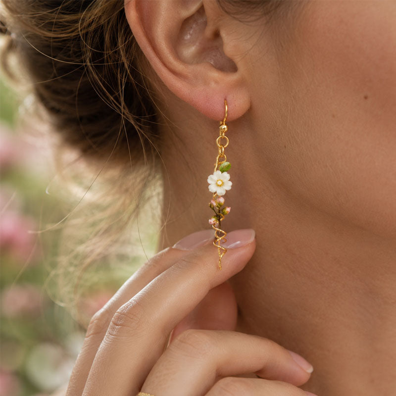 Spiral Ikebana Floral Earrings – Stunning Minimal Botanical Jewellery 🌸