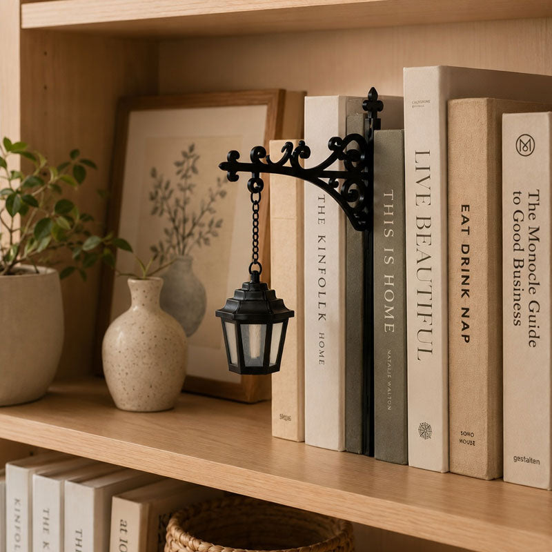 Vintage Bookshelf Lantern Light – Cosy Library Style Mini LED Table Lamp
