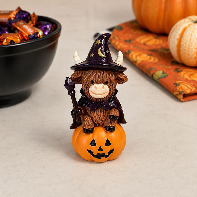 Vintage Highland Cow Halloween Decor Ornament – Rustic Highland Cow Autumn Garden Statue
